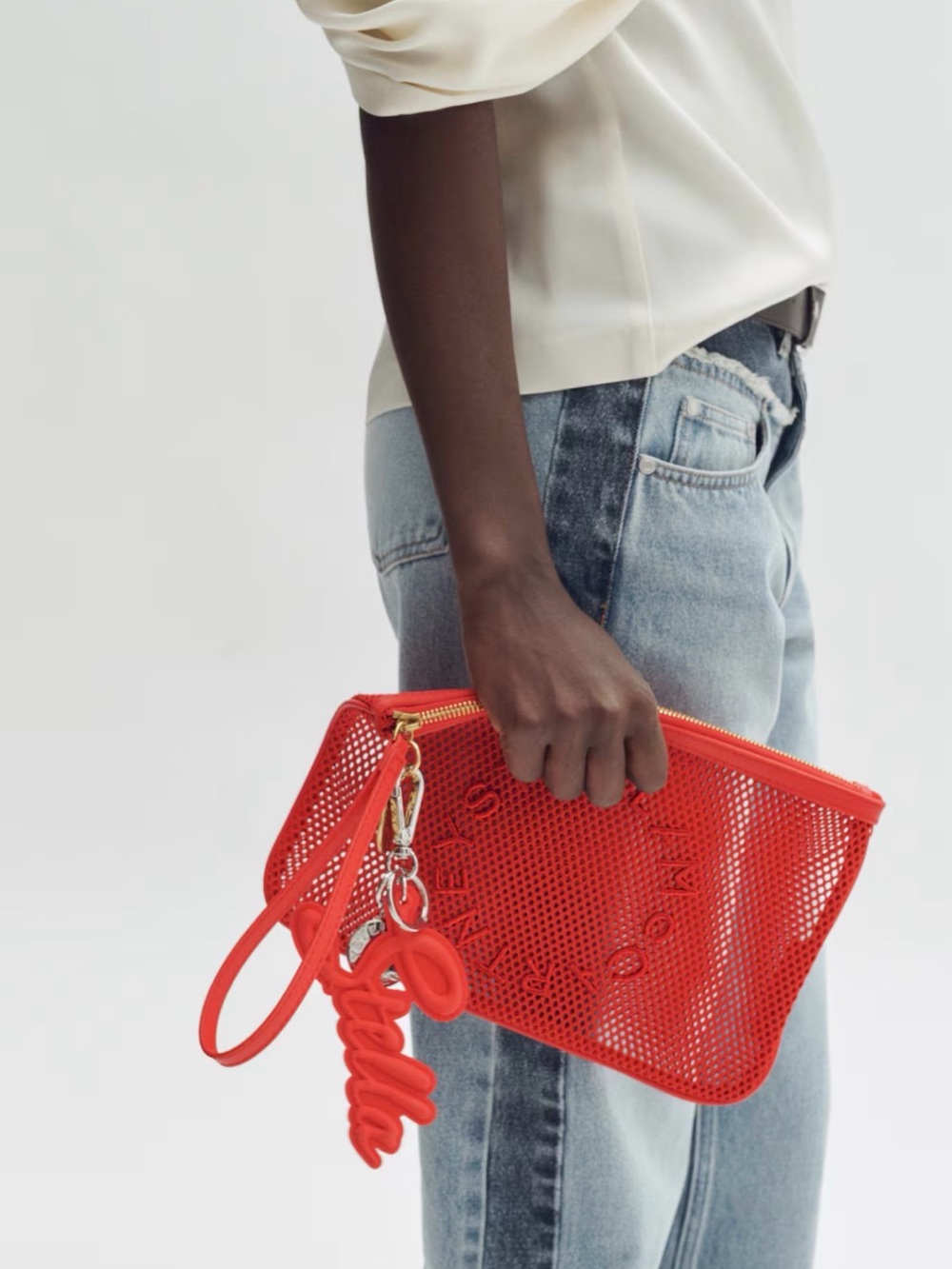 Stella McCartney Red Perforated Wristlet Pouch with Logo Medallion - Picture 4 of 7